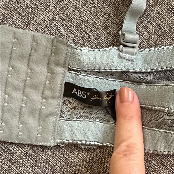 Lace Bra - push-up and strapless - Picture 6 of 8